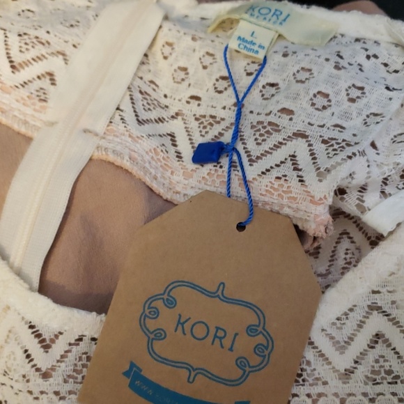 NWT Kori Sleeveless Dress w/ Lace Detailing - Picture 5 of 6